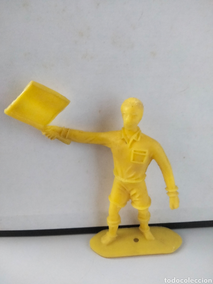 Figuras de goma y PVC: Arbitro asistente Comansi. - Foto 1