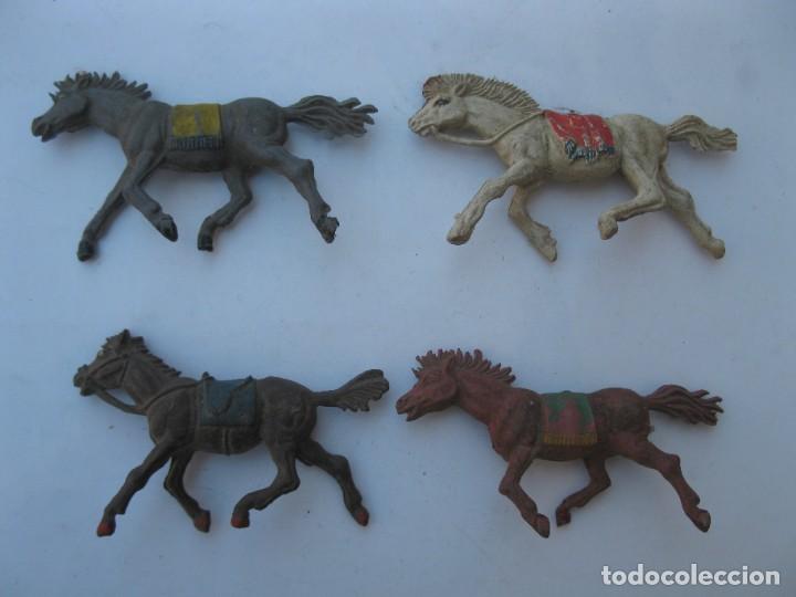 Figuras de goma y PVC: LOTE DE 4 CABALLOS ANTIGUOS. - Foto 1