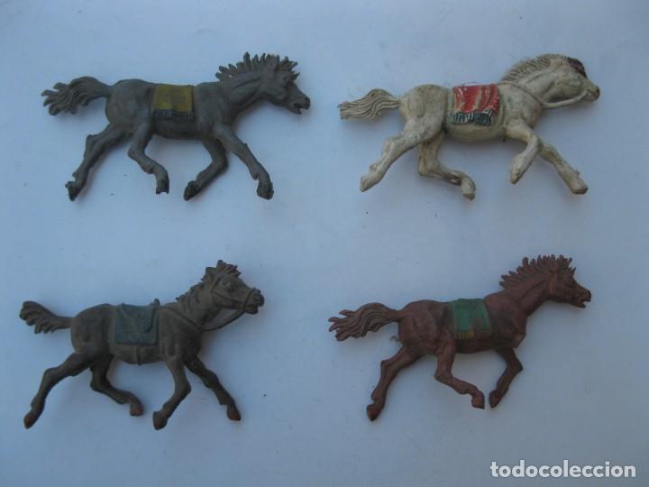 Figuras de goma y PVC: LOTE DE 4 CABALLOS ANTIGUOS. - Foto 2