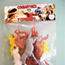 Figuras de Goma y PVC: ANTIGUA BOLSA DE COMANCHES Y COWBOYS. PRECINTADA.. Lote 349729889