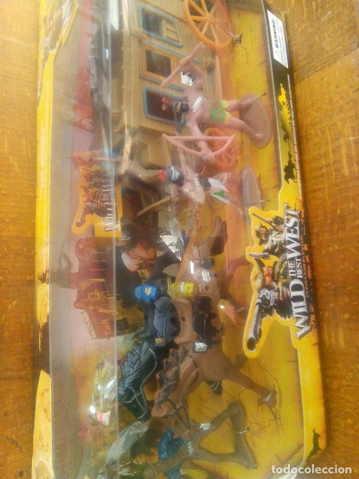 Figuras de goma y PVC: DIRIGENCIA INDIOS Y CAWBOYS PRECINTADA - Foto 3