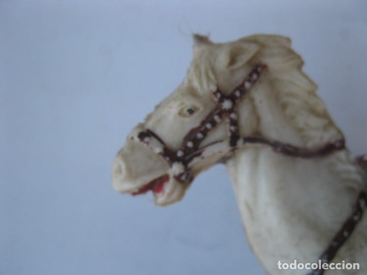 Figuras de goma y PVC: ANTIGUO CABALLO DE PL&Aacute;STICO. - Foto 3