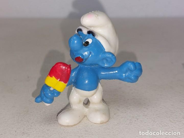 Figuras de Goma y PVC: ANTIGUA FIGURA DE GOMA DE LOS PITUFOS - THE SMURFS - PITUFO CON HELADO - A&Ntilde;OS 80 SIN MARCAR .