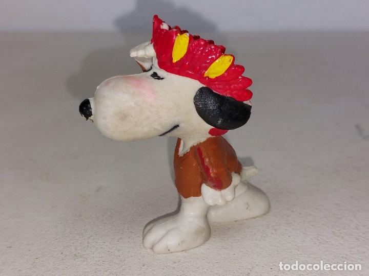 Figuras de Goma y PVC: ANTIGUA FIGURA DE GOMA DE SNOOPY CON DISFRAZ DE INDIO A&Ntilde;OS 80 SIN MARCA