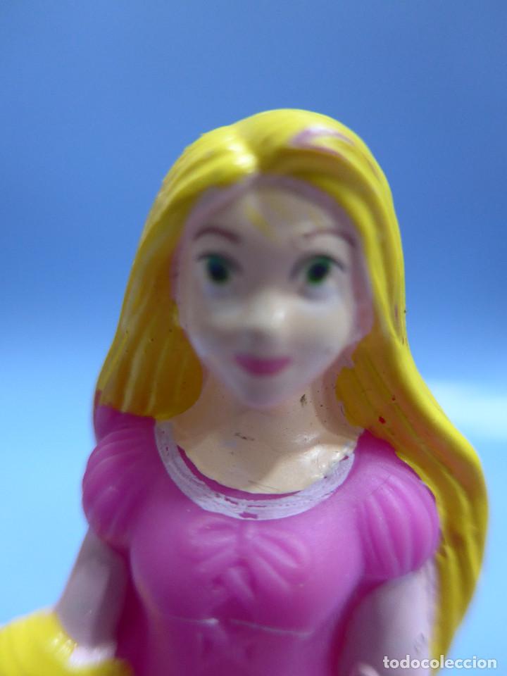 Figuras de goma y PVC: FIGURA RAPUNZEL DE DISNEY - Foto 2