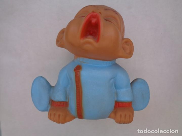 Figuras de goma y PVC: ANTIGUO MU&Ntilde;ECO FEO DE GOMA : LLORON