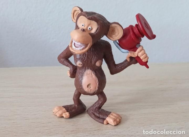 Gummi- und PVC-Figuren: Mono FIGURA PVC de la pel&iacute;cula Madagascar MARCA DWA 2010