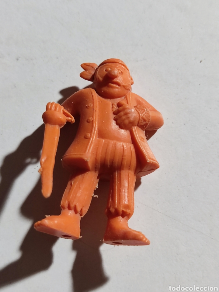 Figuras de goma y PVC: Figura pl&aacute;stico dunkin El Bisco - Foto 1
