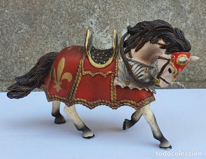 Figuras de goma y PVC: CAVALLO MEDIEVAL DE SCHLEICH - Foto 1