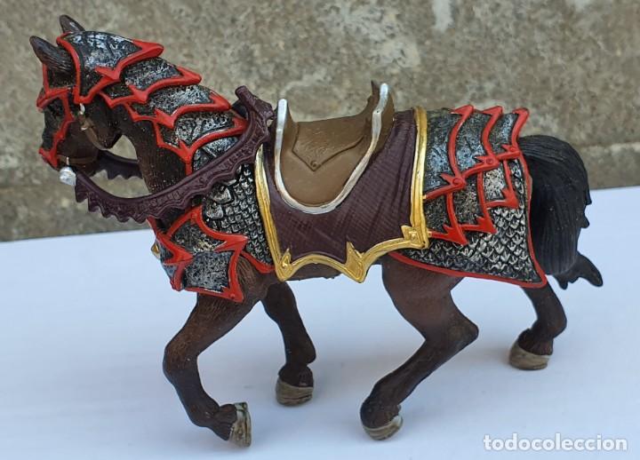 Figuras de goma y PVC: CAVALLO MEDIEVAL DE SCHLEICH - Foto 2