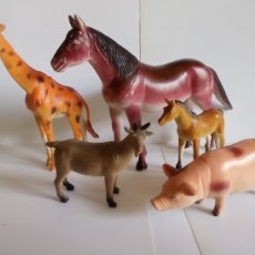Figuras de Goma y PVC: LOTE DE CINCO ANIMALES / DE DISTINTAS ESPECIES / EN PVC / LA GRANJA. Lote 356041625