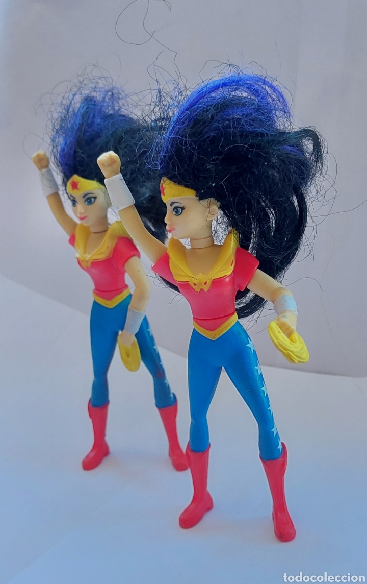 Figuras de goma y PVC: 2 Mu&ntilde;ecos Mujer Maravilla DC - Foto 3