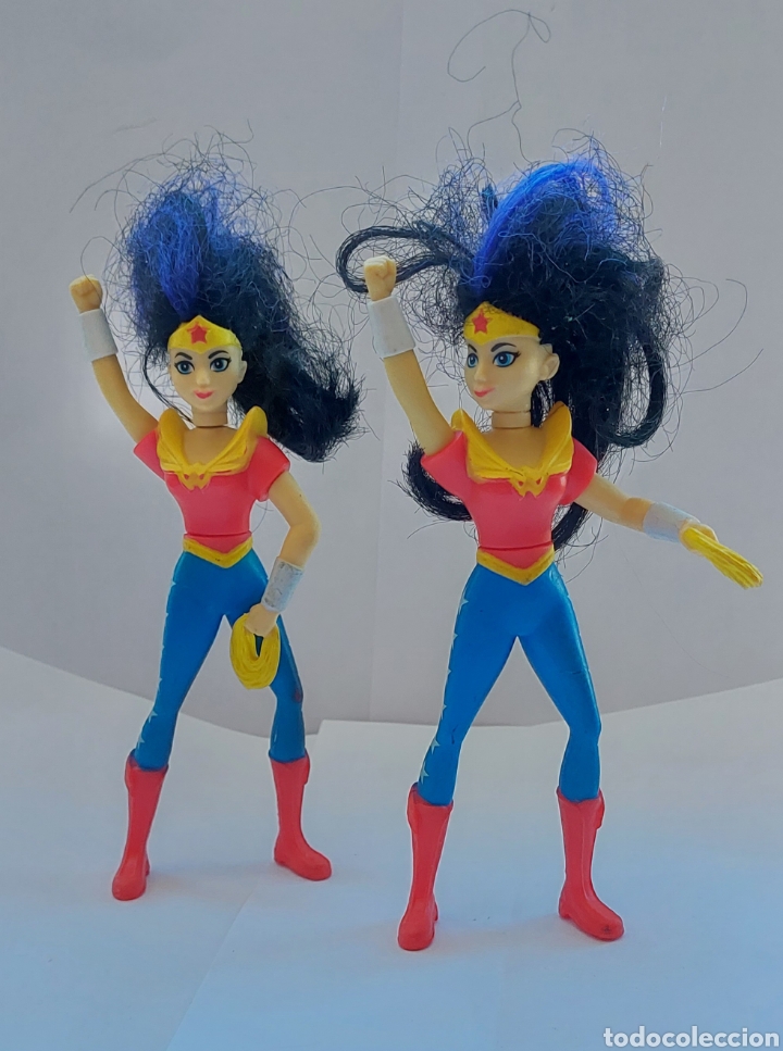 Figuras de goma y PVC: 2 Mu&ntilde;ecos Mujer Maravilla DC - Foto 1