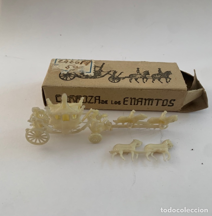 Figuras de goma y PVC: Carroza de los enanitos - Foto 1