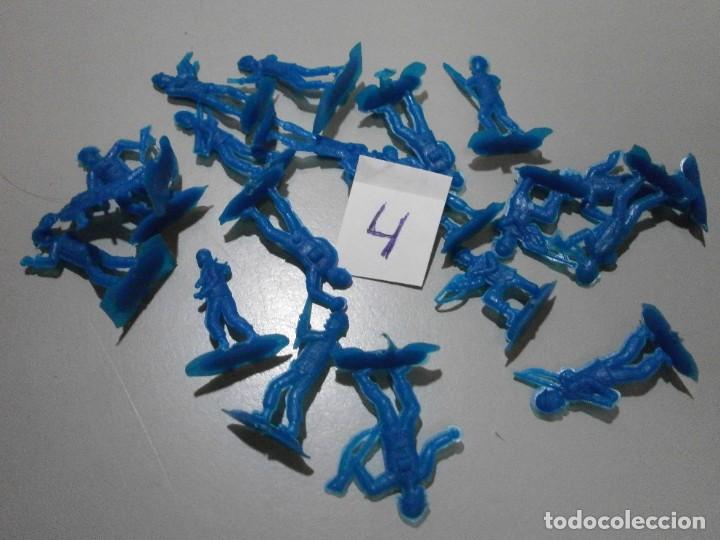 Figuras de goma y PVC: lote n&ordm; 4 montaplex - Foto 1