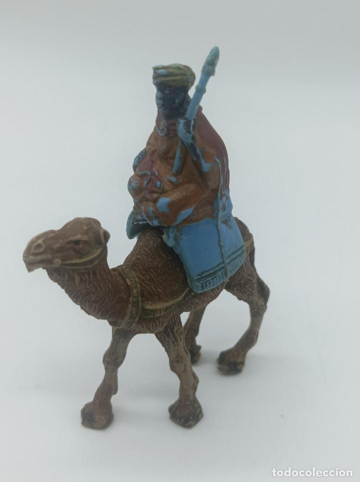 Figuras de goma y PVC: FIGURA REY MAGO PECH - Foto 2