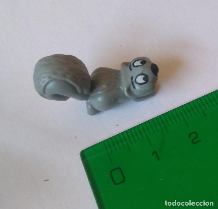 Kinder &Uuml;berraschung: kinder animalito ardilla figurita animal mini