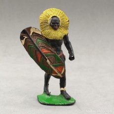 Figuras de Goma y PVC: GUERRERO AFRICANO DEL POBLADO KAKUANA DE PECH HERMANOS CIRCA 1956. Lote 358353170
