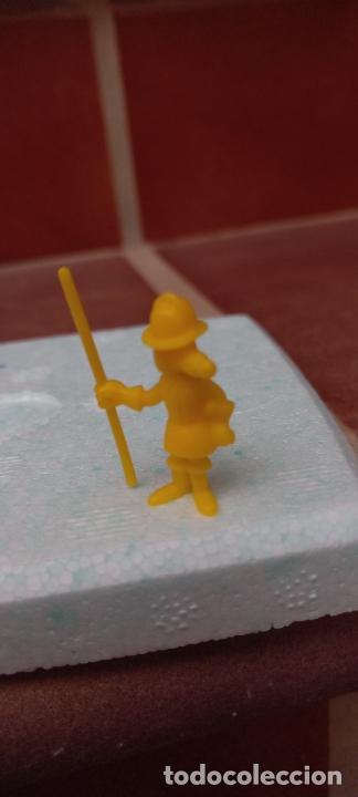 Gummi- und PVC-Figuren: . FIGURA DARTACAN Y LOS TRES MOSQUEPERROS PHOSQUITOS PANRICO. D'Artacan MOSQUETEROS. alabardero