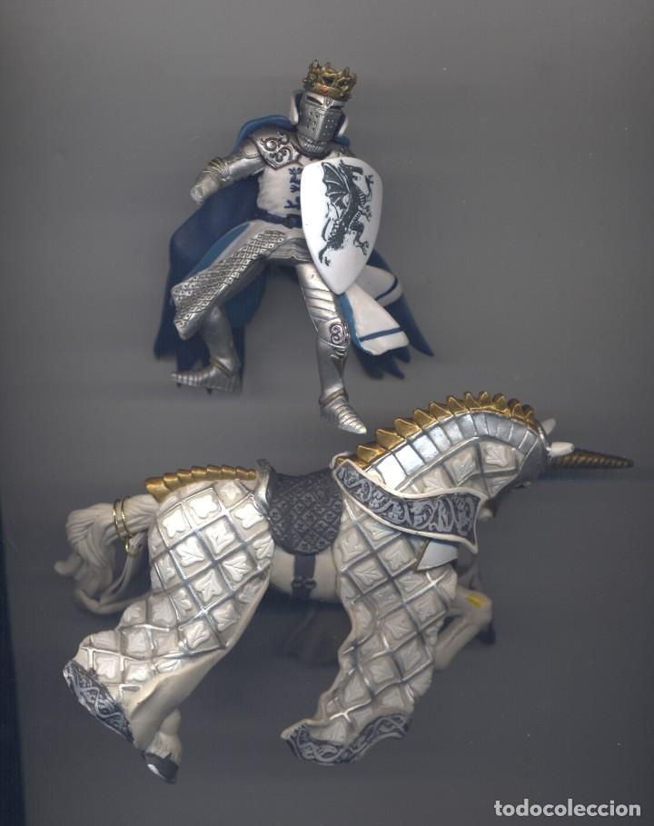 Figuras de goma y PVC: CABALLERO MEDIEVAL PAPO - Foto 1