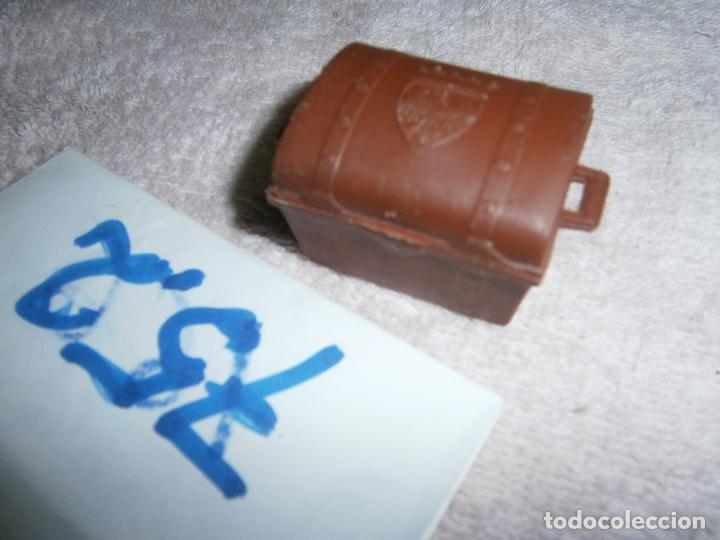 Rubber and PVC Figures: ANTIGUO BAUL - ENVIO INCLUIDO A ESPA&Ntilde;A