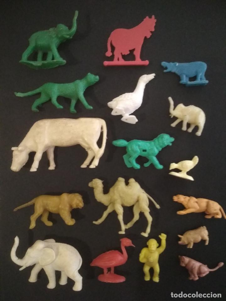 Figuras de goma y PVC: Figuras retro animales dunkin - Foto 1