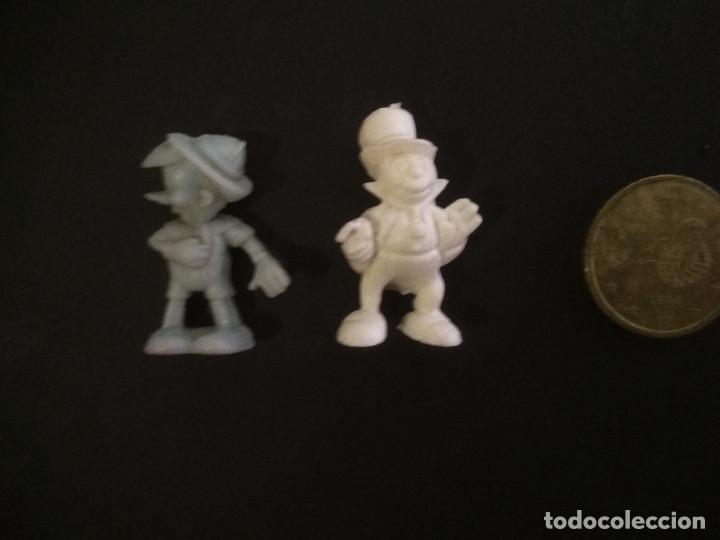 Figuras de goma y PVC: 2 dunkin pinocho y grillo - Foto 1
