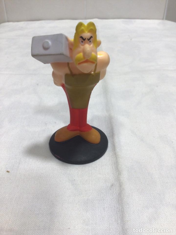 Figuras de Goma y PVC: Figura, mu&ntilde;eco pvc, asterix y obelix, 2019, mcdonald&rsquo;s, McDonald, McDonalds, Albert Ren&eacute;