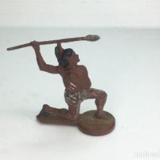 Figuras de Goma y PVC: INDIO DE RODILLAS CON LANZA DE GAMA - AÑOS 50 EN GOMA. Lote 362808355