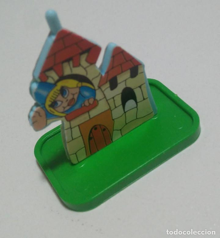 Figuras de goma Kinder: kinder princesa castillo antiguo - Foto 1