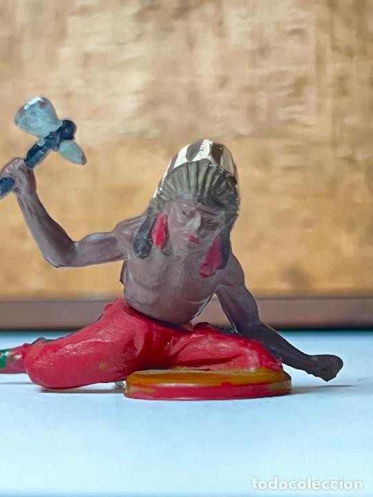 Figuras de goma y PVC: INDIO PECH? CON HACHA - Foto 1