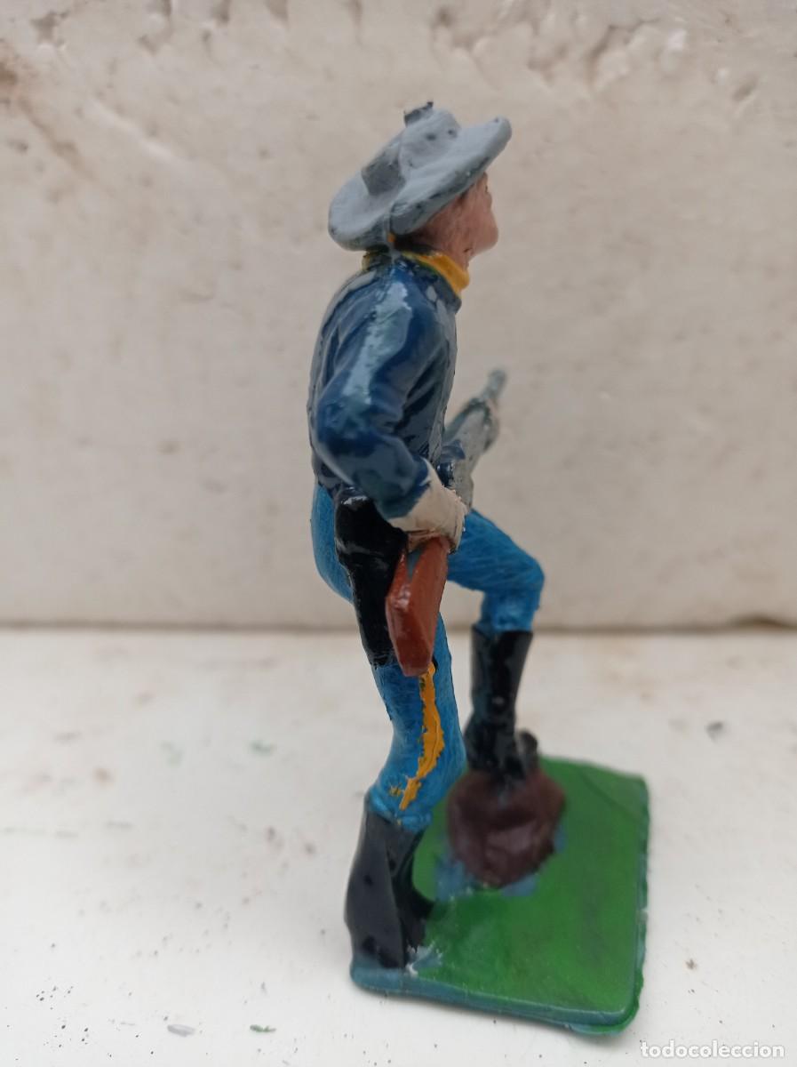 Figuras de goma y PVC: Soldado del s&eacute;ptimo de caballer&iacute;a de pech - Foto 3