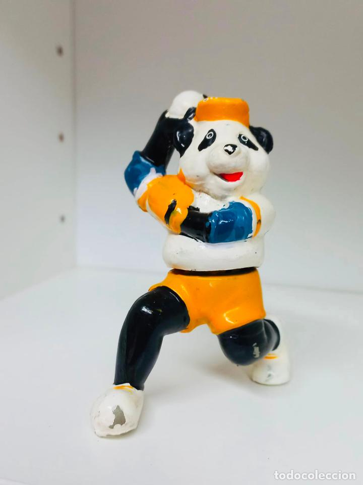 Figuras de goma y PVC: FIGURA DE PVC PROMOCIONAL EL POZO OSO PANDA DEPORTISTA A&Ntilde;OS 90 MADE IN SPAIN