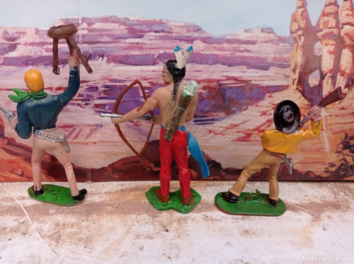 Figuras de goma y PVC: Vaqueros y indio de comansi - Foto 2