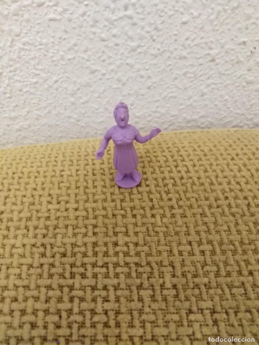 Figuras de goma y PVC: Dunkin Tintin antiguo - Foto 1