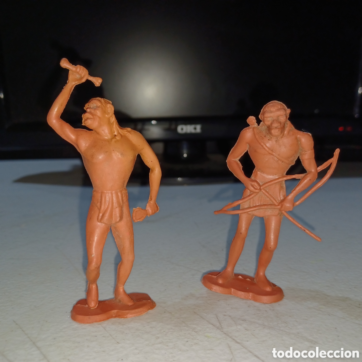 Figuras de goma y PVC: Pareja de figuras pvc Cromagnon Cavernicolas Cazadores Louis Marx Jecsan o similar a&ntilde;os 70