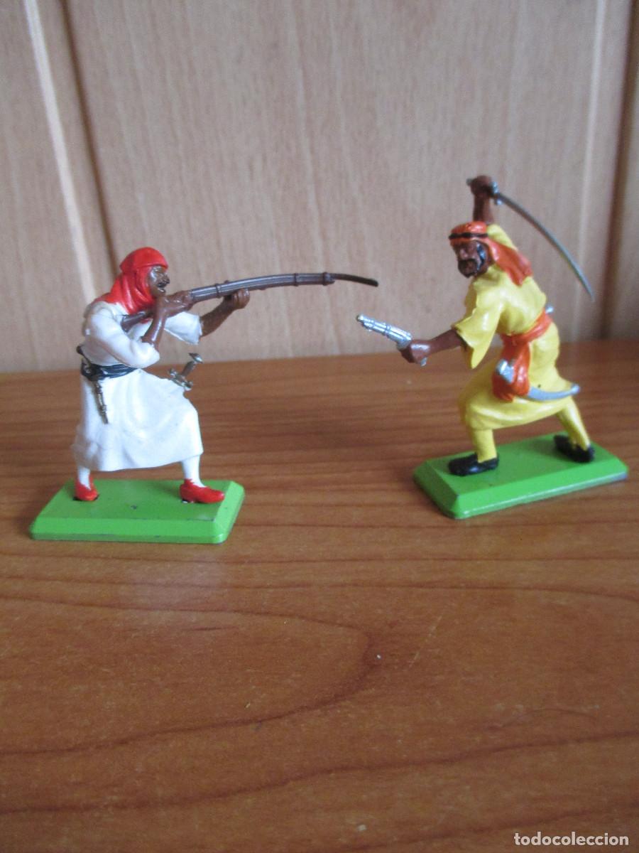 Figuras de goma y PVC: BRITAINS: LOTE 2 FIGURAS ARABES - Foto 1