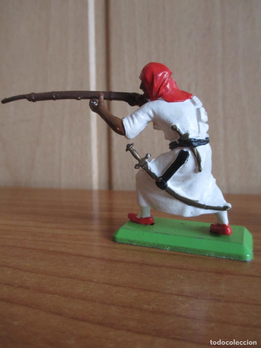 Figuras de goma y PVC: BRITAINS: LOTE 2 FIGURAS ARABES - Foto 5
