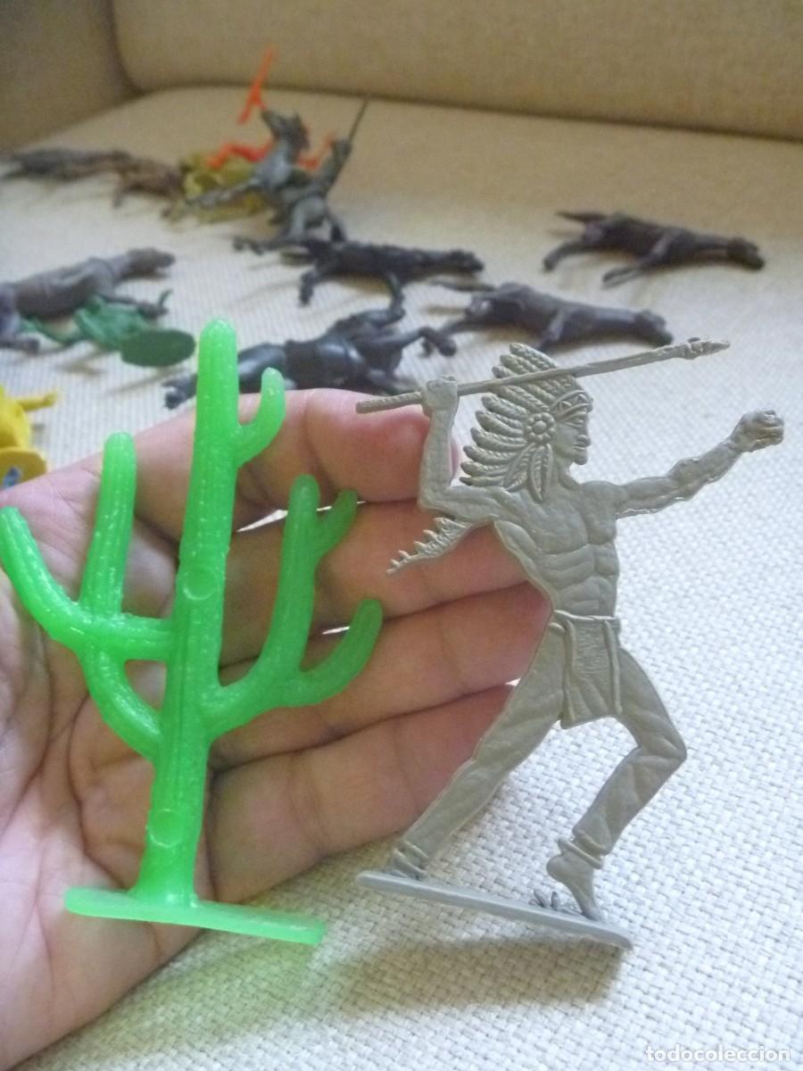 Figuras de goma y PVC: LOTE INDIOS Y VAQUEROS A&Ntilde;OS 70 OFERTA - Foto 4