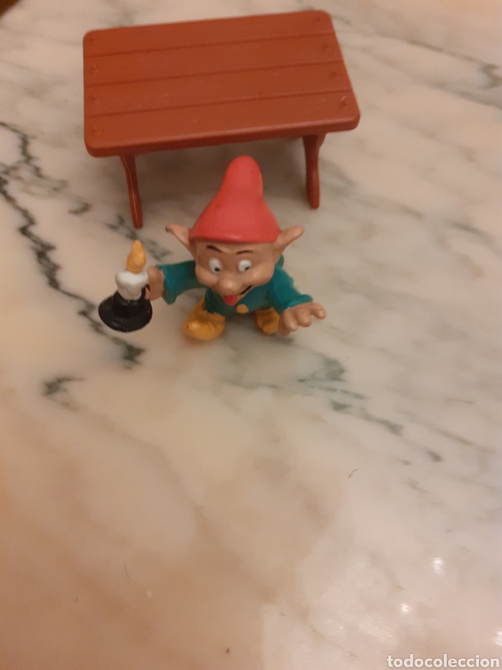 Figuras de goma y PVC: Antiguo enanito de Blancanieves - Foto 2