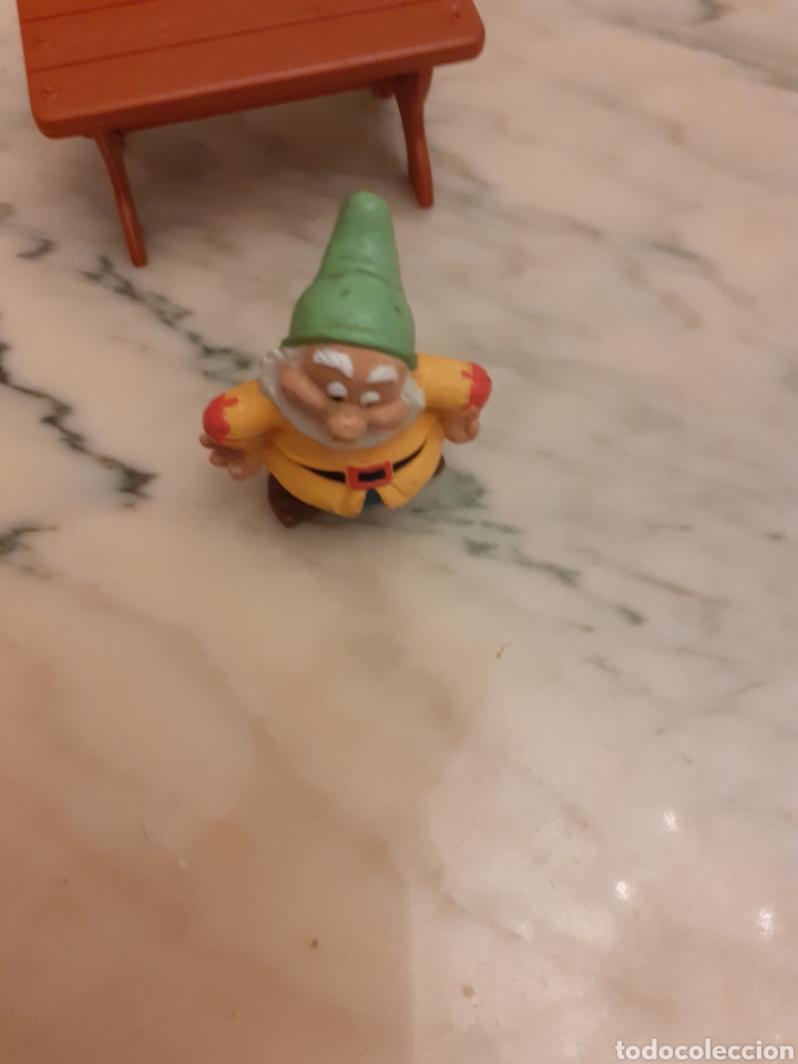 Figuras de goma y PVC: Antiguo enanito de Blancanieves. - Foto 2