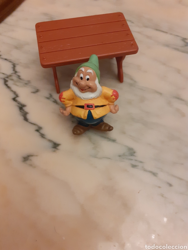 Figuras de goma y PVC: Antiguo enanito de Blancanieves. - Foto 1