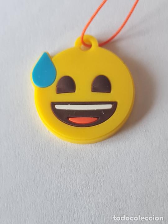Figurines en Caoutchouc et PVC: GOTA DE SUDOR - COLGANTE/LLAVERO EMOJI/EMOTICONO PROMOCIONAL PATE LAPIARA