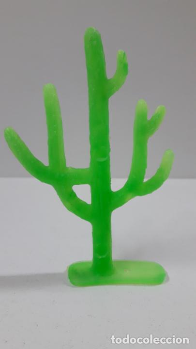 Figuras de goma y PVC: CACTUS . COMPLEMENTO PARA DECORADO DEL OESTE - Foto 2