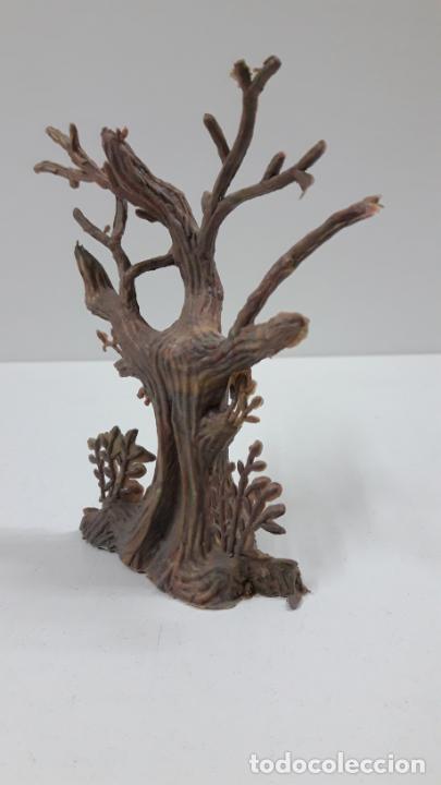 Figuras de goma y PVC: ARBOL . PARA DECORADO - Foto 4