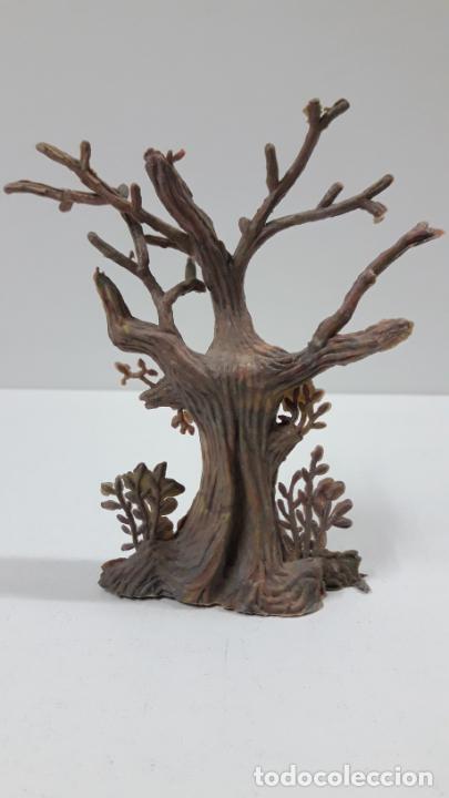 Figuras de goma y PVC: ARBOL . PARA DECORADO - Foto 1