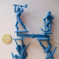 Figuras de Goma y PVC: COLADA 4 FIGURAS DE PLASTICO PIRATA Y SOLDADOS - 7 CM FIGURA - DE KIOSKO AÑOS 70
