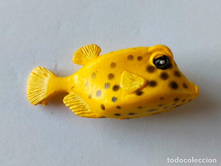 Figuras de goma y PVC: FIGURA PEZ AMARILLO - Foto 3