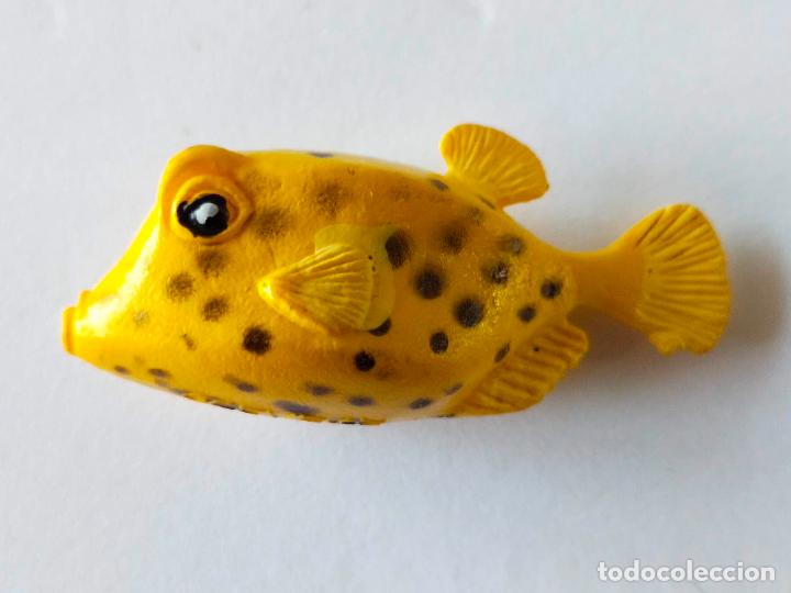 Figuras de goma y PVC: FIGURA PEZ AMARILLO - Foto 1