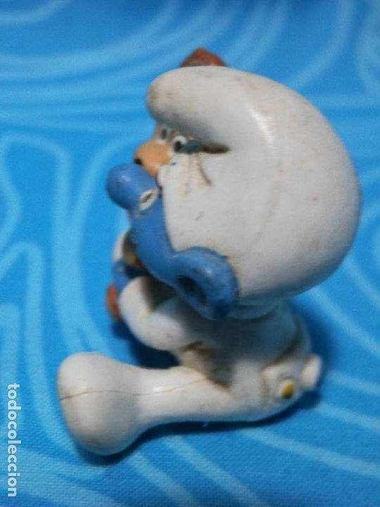 Figuras de goma y PVC: PITUFO BEB CON OSO, PEYO 1978 - Foto 4